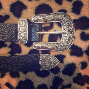 H&M vintage inspired belt